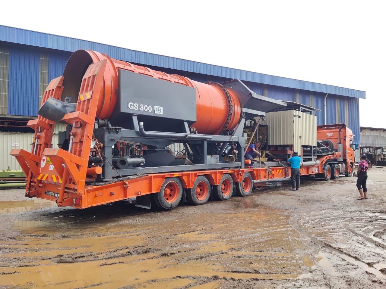 GS300 being loaded onto road transport